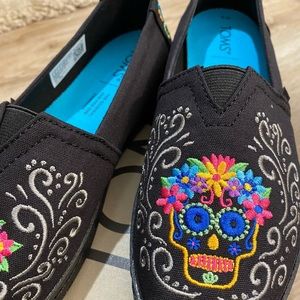 Alpargata leather wrap dia de los muertos embroidery